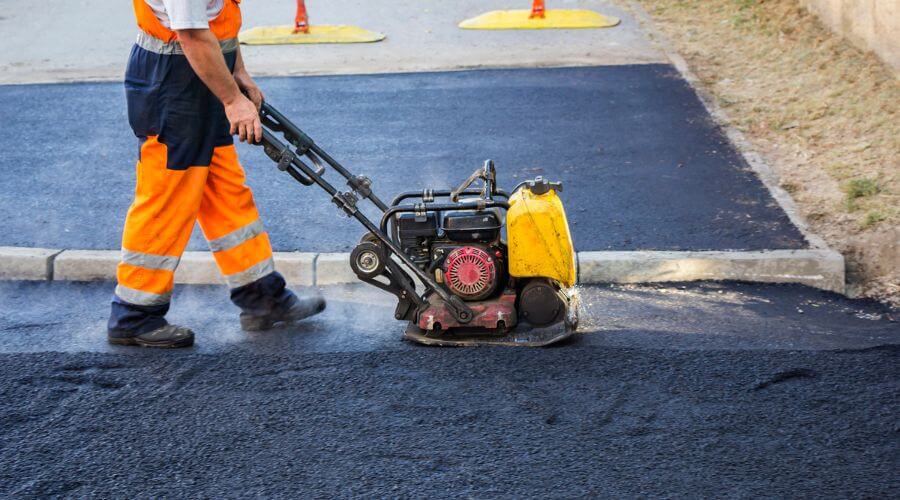 Professional gutter cleaning in Lovelock, NV
